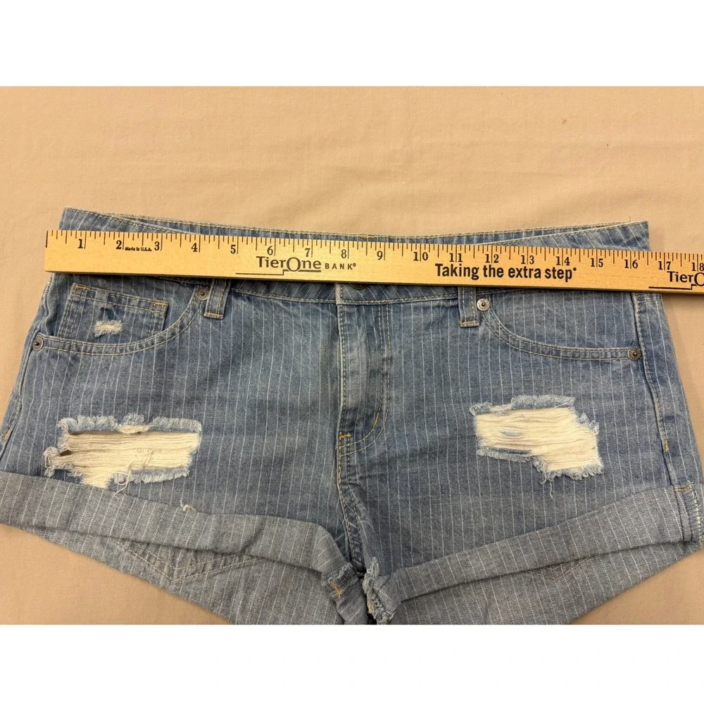 Blue Asphalt Women's Size 30 Mid Rise Striped Denim Shorts Distressed‎ Cuffed